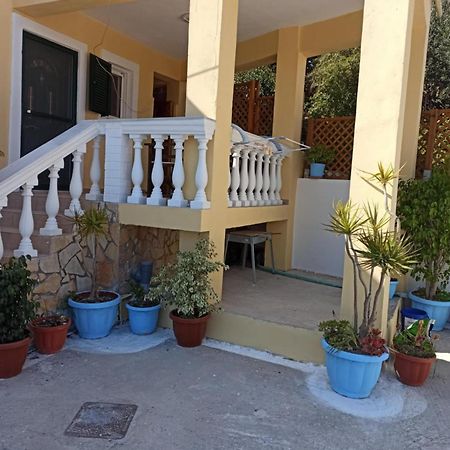 Dimitris House Petriti Apartment Exterior photo